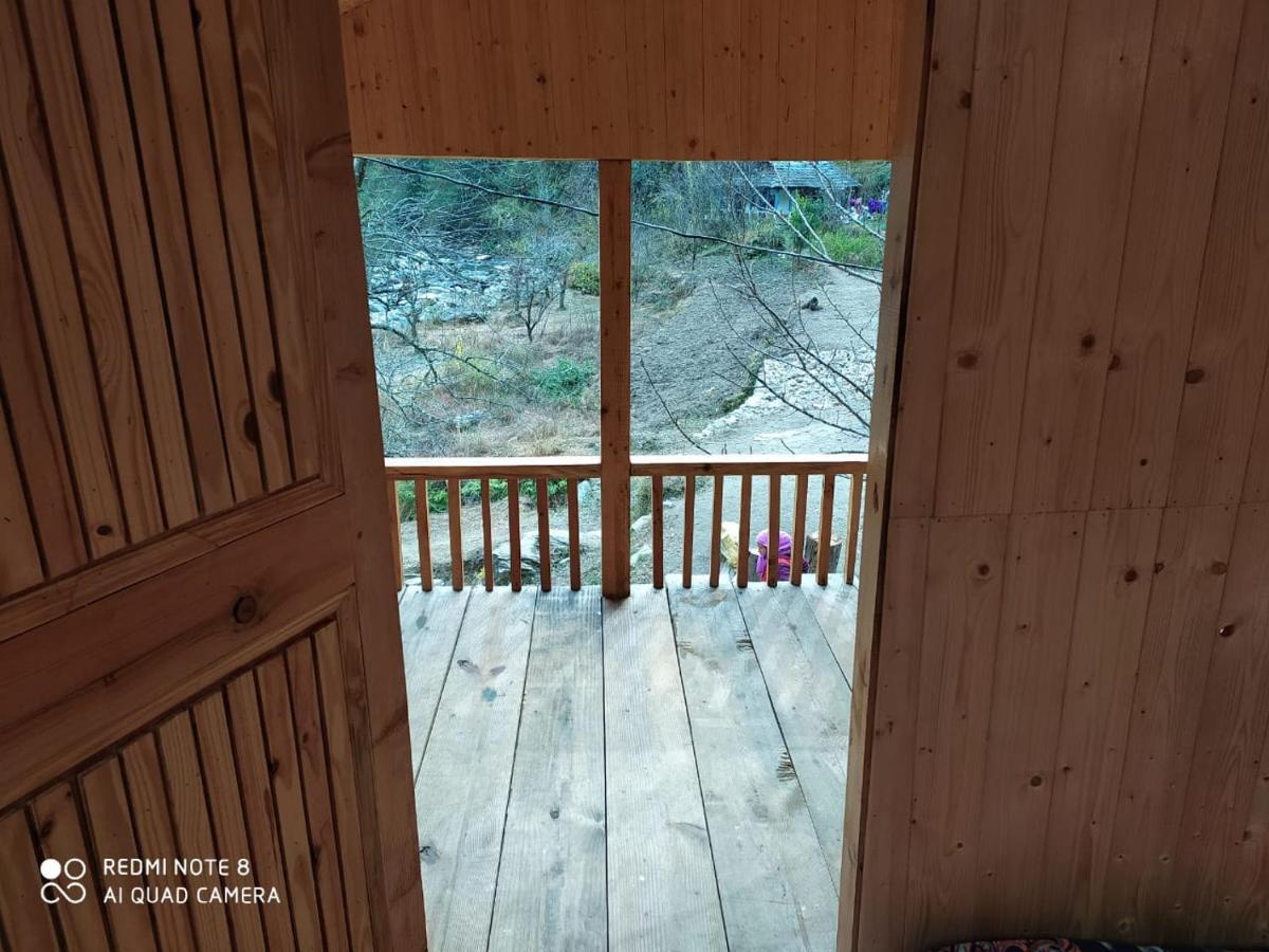 Moksha - By The River Villa Jibhi Esterno foto